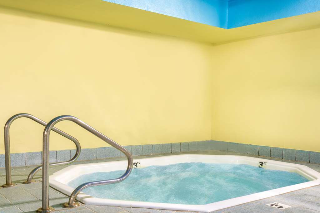 Super 8 by Wyndham Beresford Hotell Fasiliteter bilde
